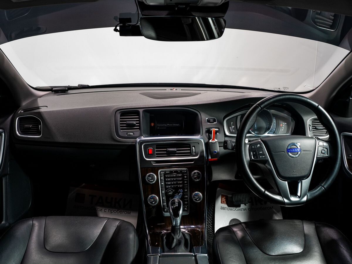 Volvo S60 2017 - фото автомобиля