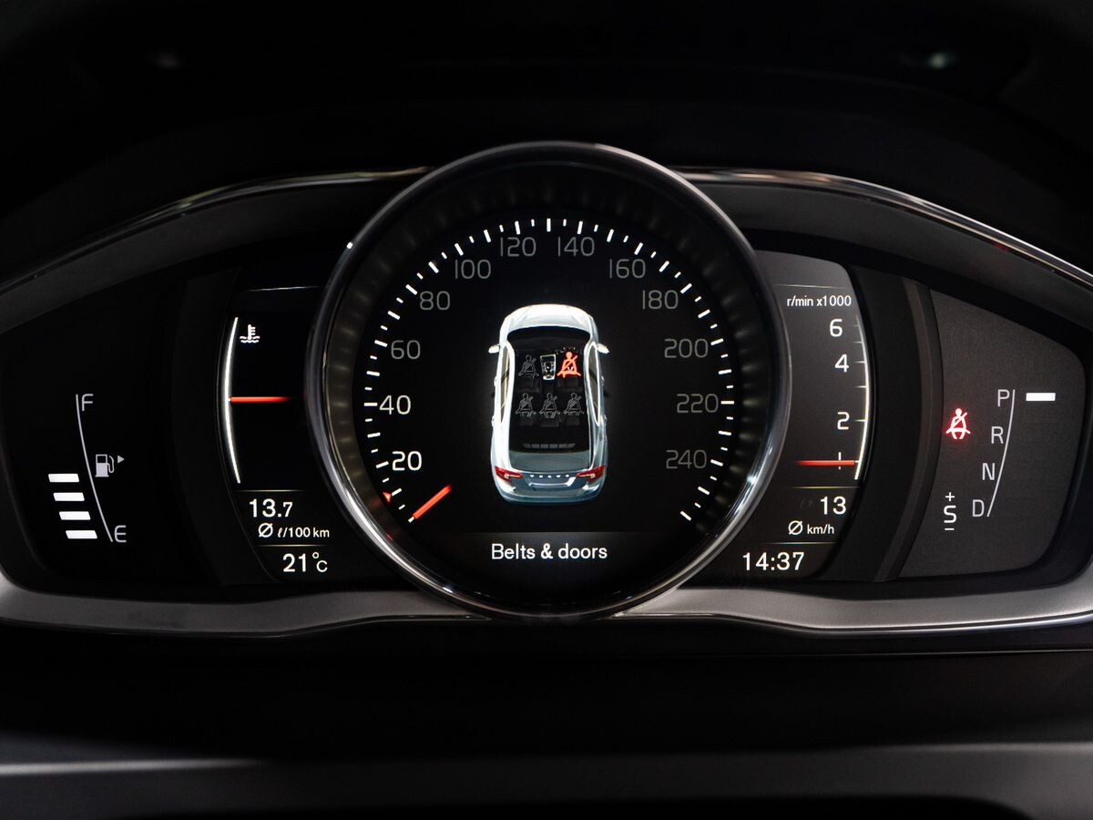 Volvo S60 2017 - фото автомобиля