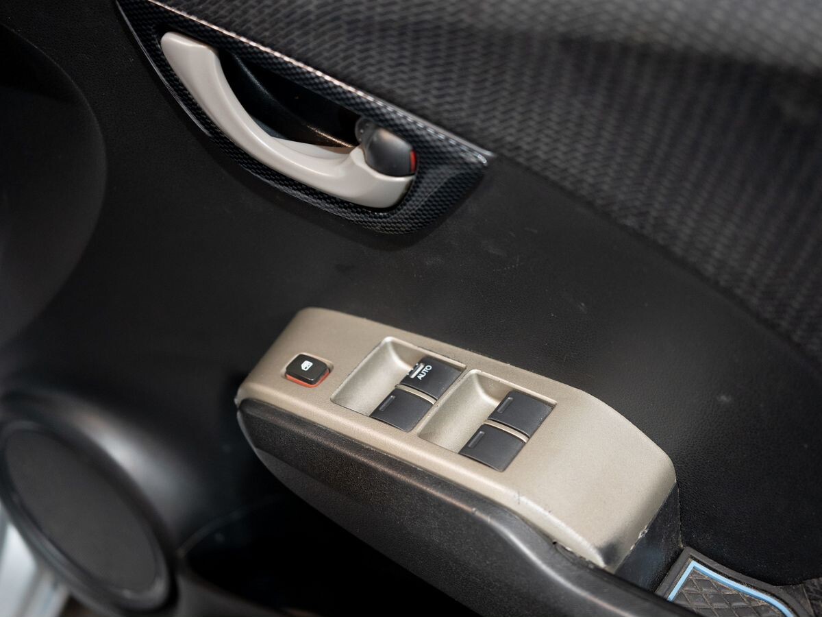 Honda Fit 2011 - фото автомобиля