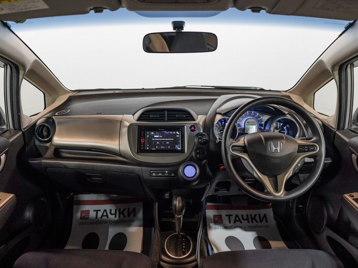 Honda Fit 2011 - фото автомобиля