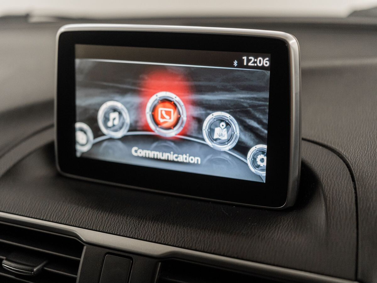 Mazda Axela 2016 - фото автомобиля