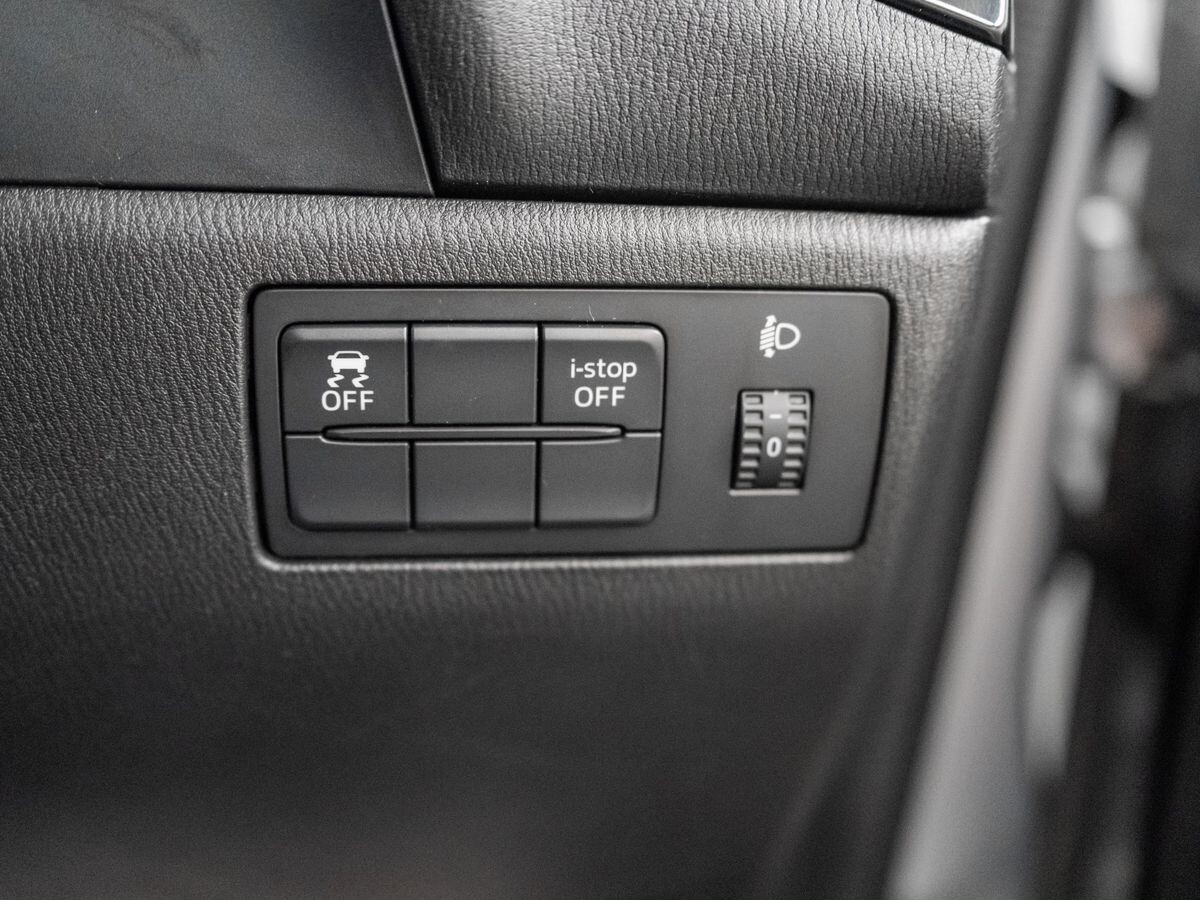 Mazda Axela 2016 - фото автомобиля