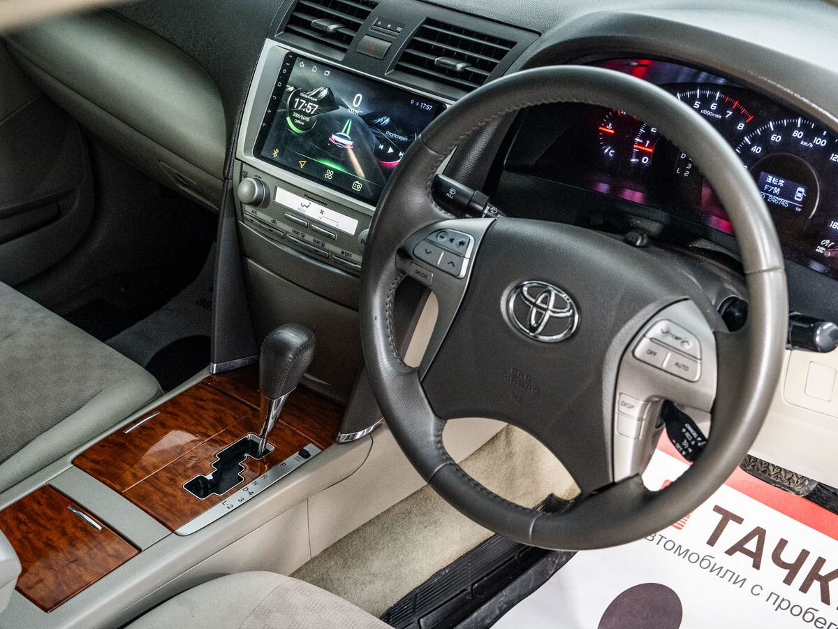 Toyota Camry 2011 - фото автомобиля