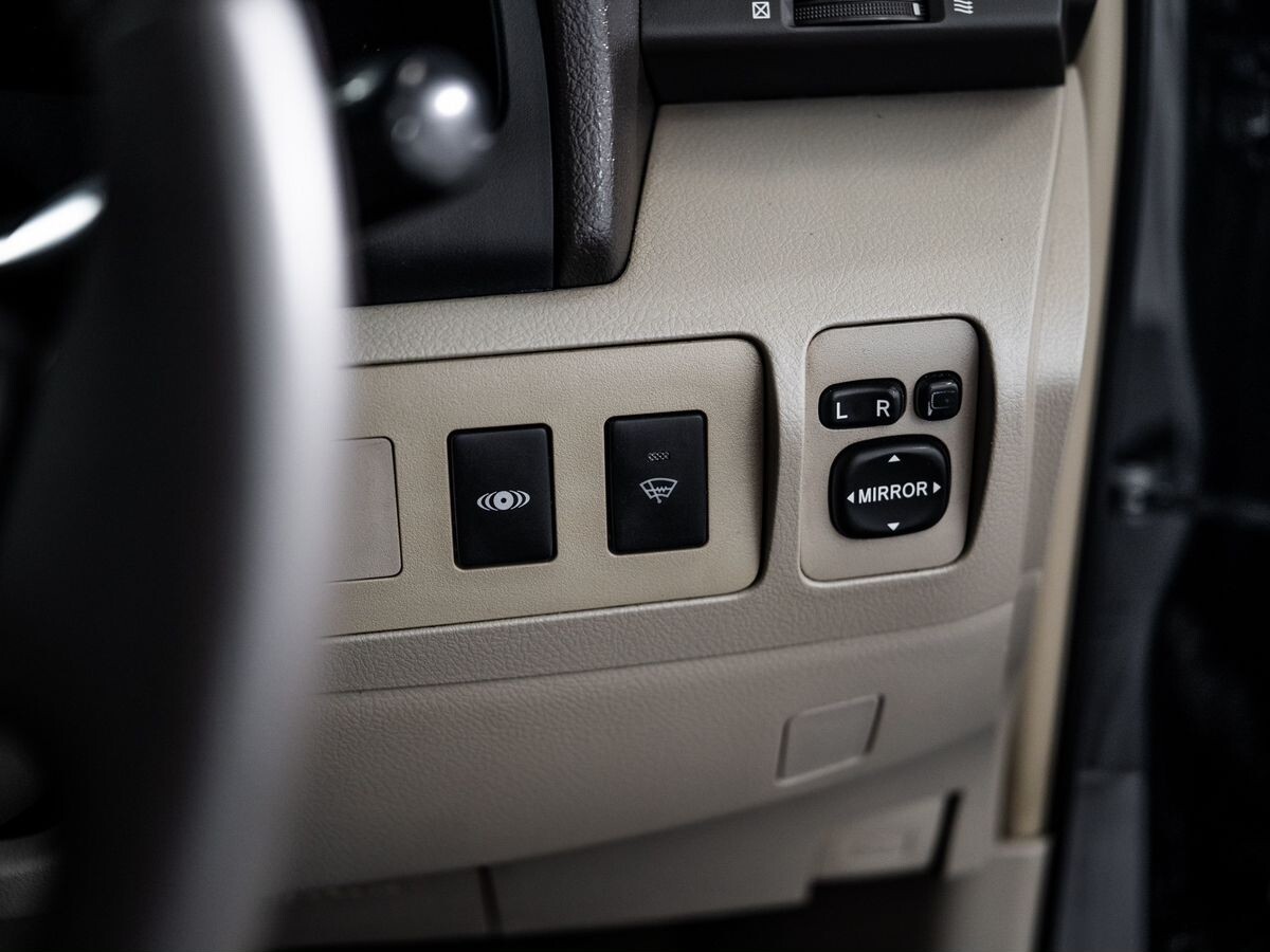 Toyota Camry 2011 - фото автомобиля