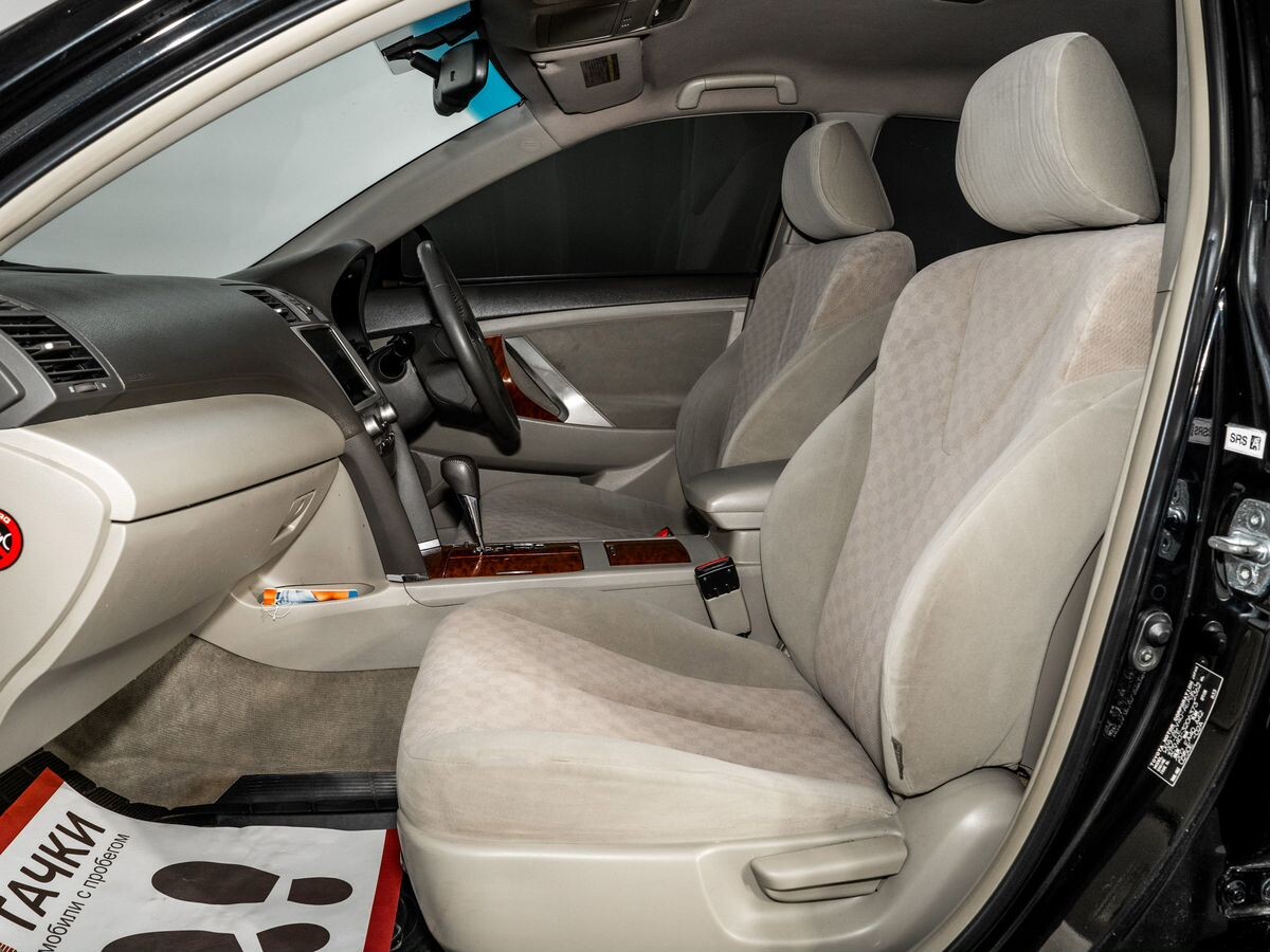 Toyota Camry 2011 - фото автомобиля