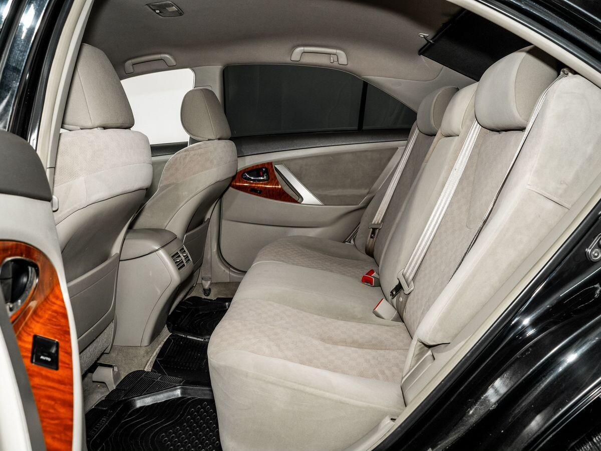 Toyota Camry 2011 - фото автомобиля