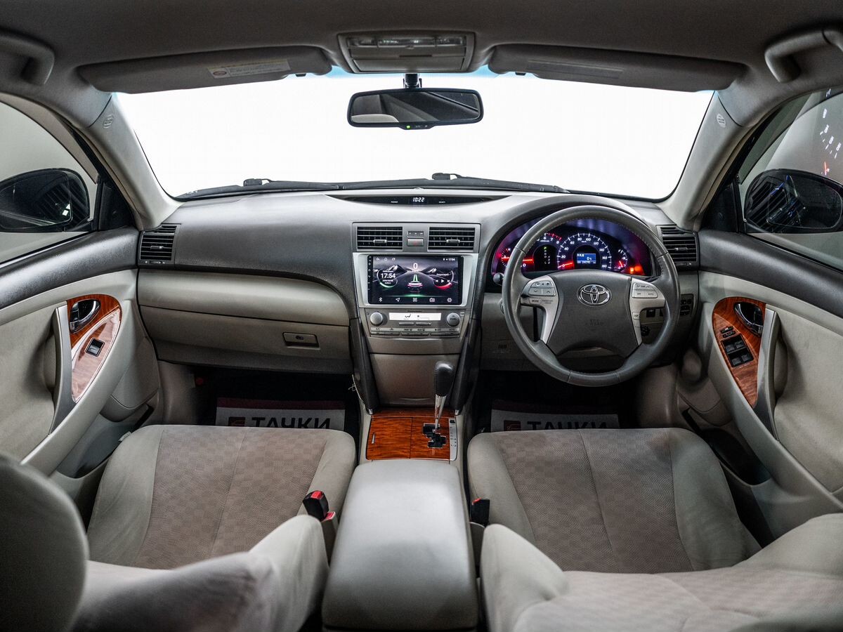 Toyota Camry 2011 - фото автомобиля