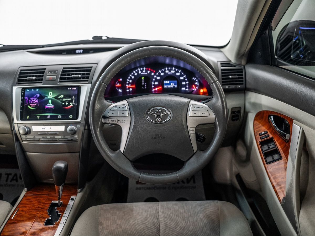 Toyota Camry 2011 - фото автомобиля