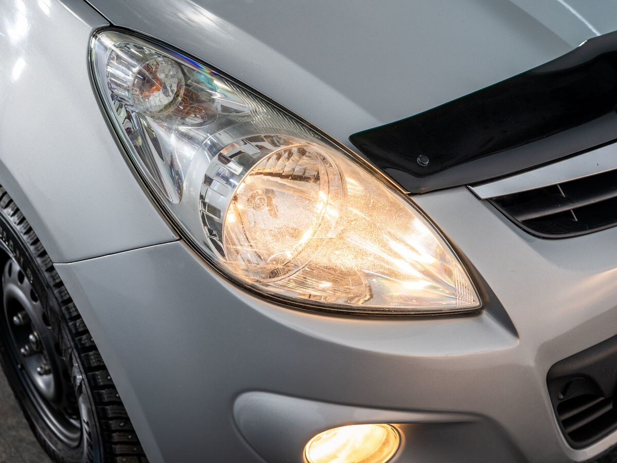 Hyundai i20 2010 - фото автомобиля