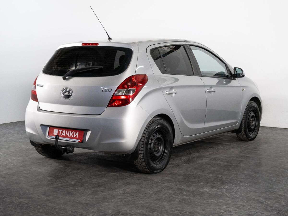 Hyundai i20 2010 - фото автомобиля