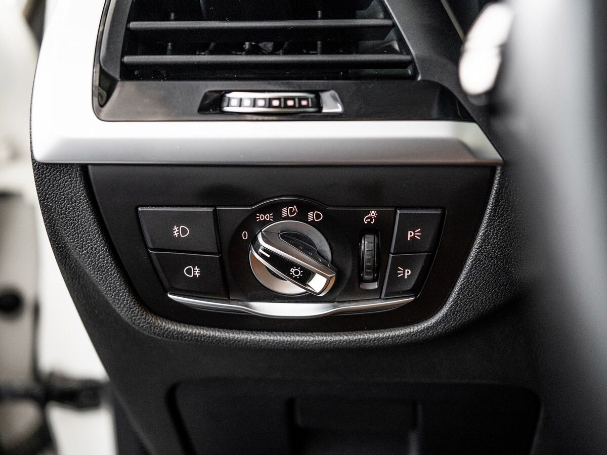 BMW X3 2018 - фото автомобиля