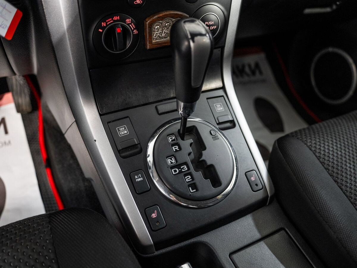 Suzuki Grand Vitara 2010 - фото автомобиля