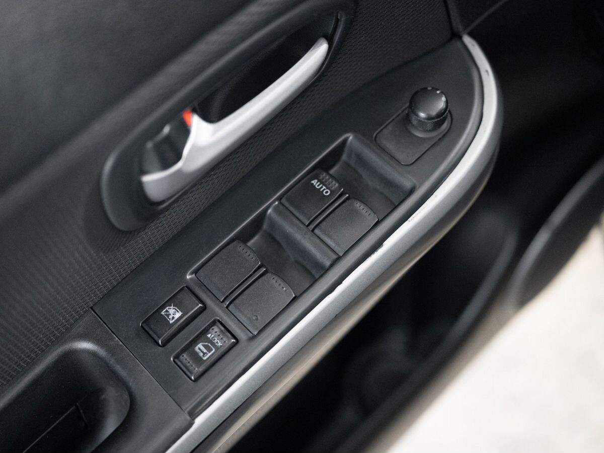 Suzuki Grand Vitara 2010 - фото автомобиля