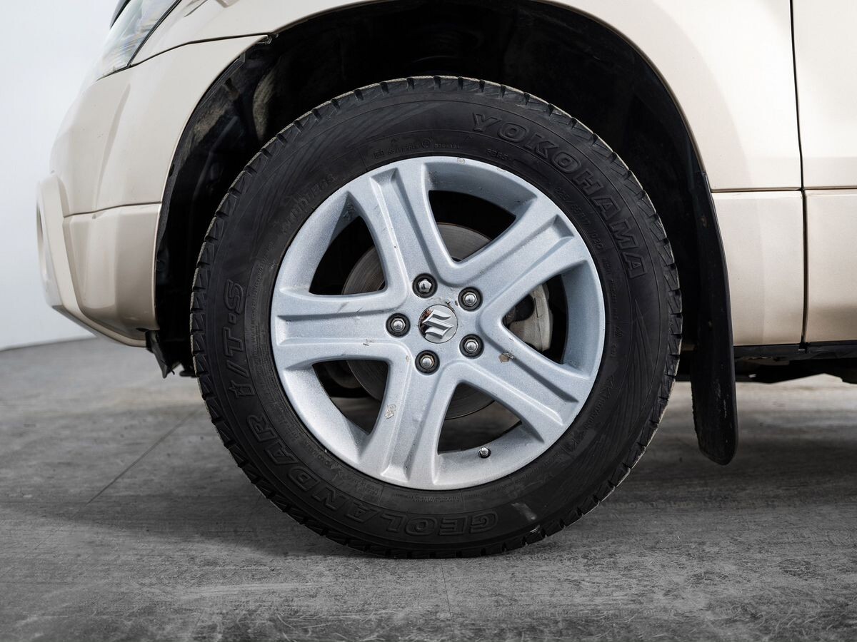Suzuki Grand Vitara 2010 - фото автомобиля