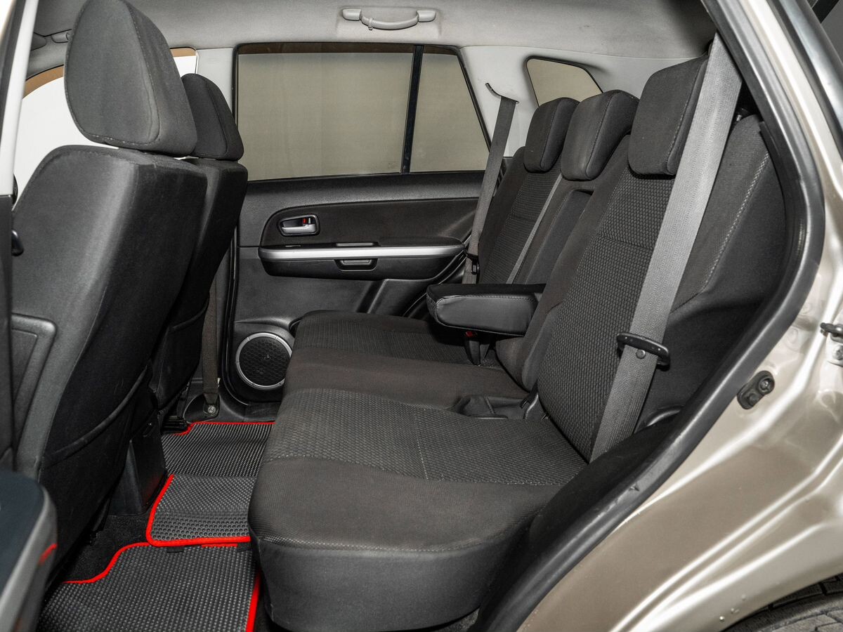 Suzuki Grand Vitara 2010 - фото автомобиля