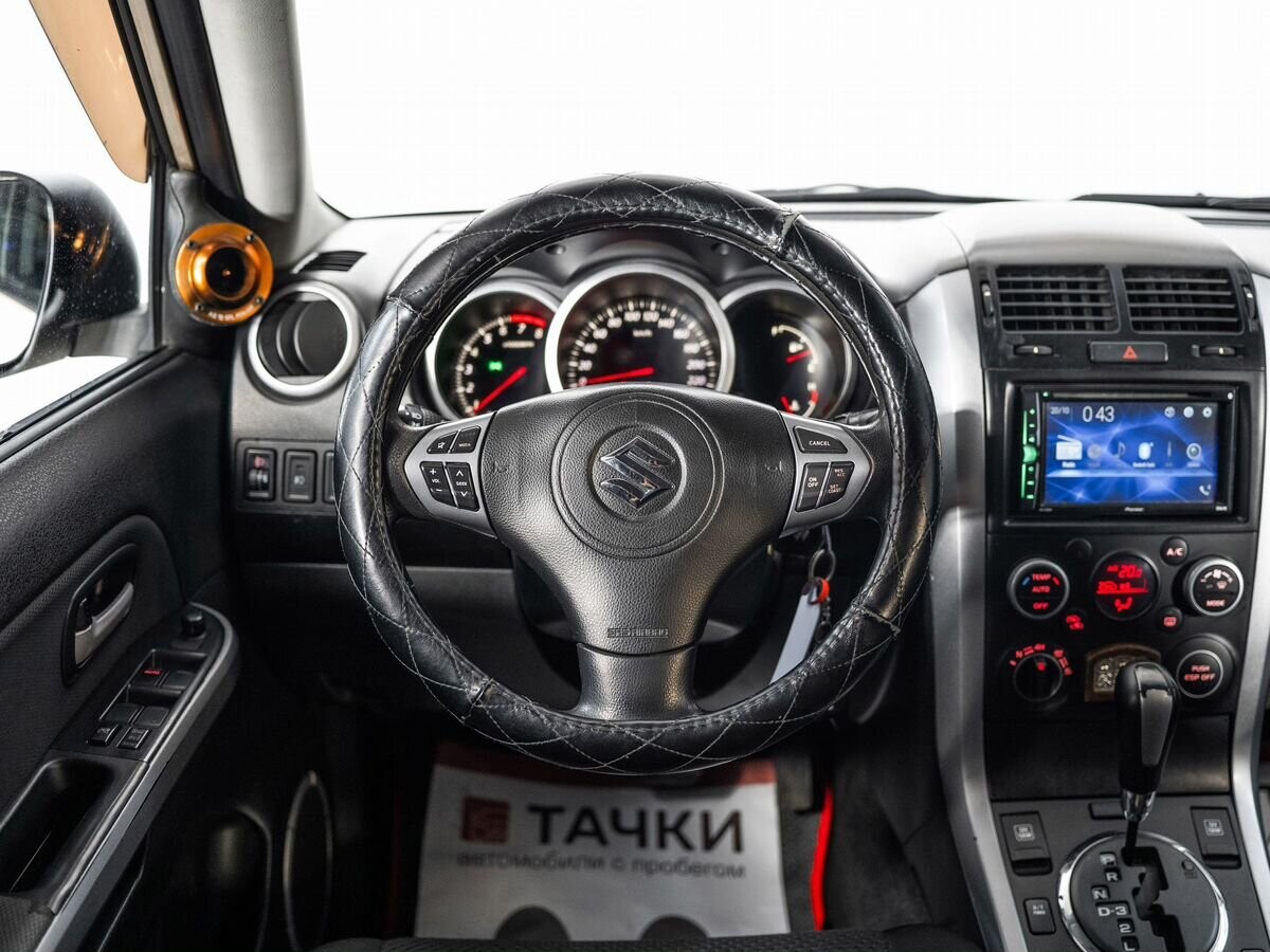 Suzuki Grand Vitara 2010 - фото автомобиля