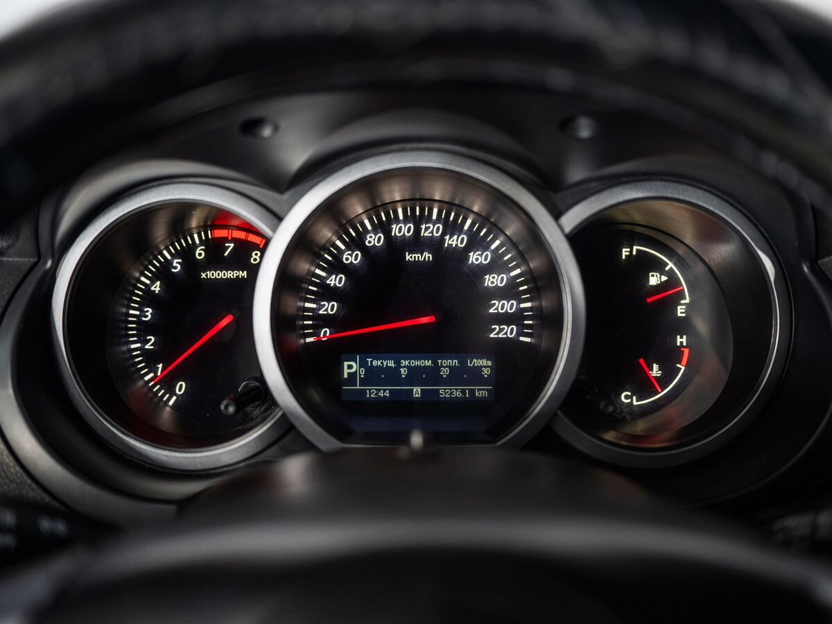 Suzuki Grand Vitara 2010 - фото автомобиля