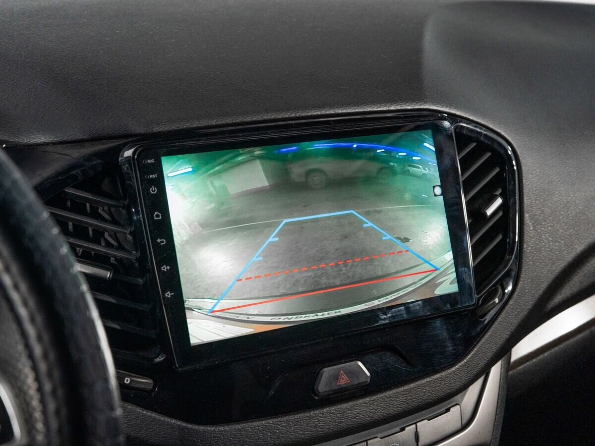 Lada (ВАЗ) Vesta 2019 - фото автомобиля