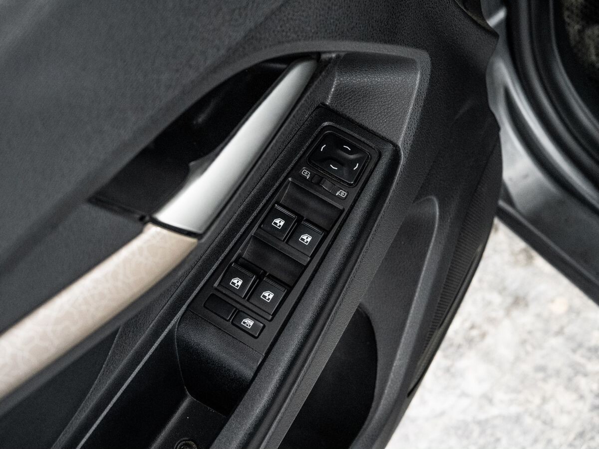 Lada (ВАЗ) Vesta 2019 - фото автомобиля