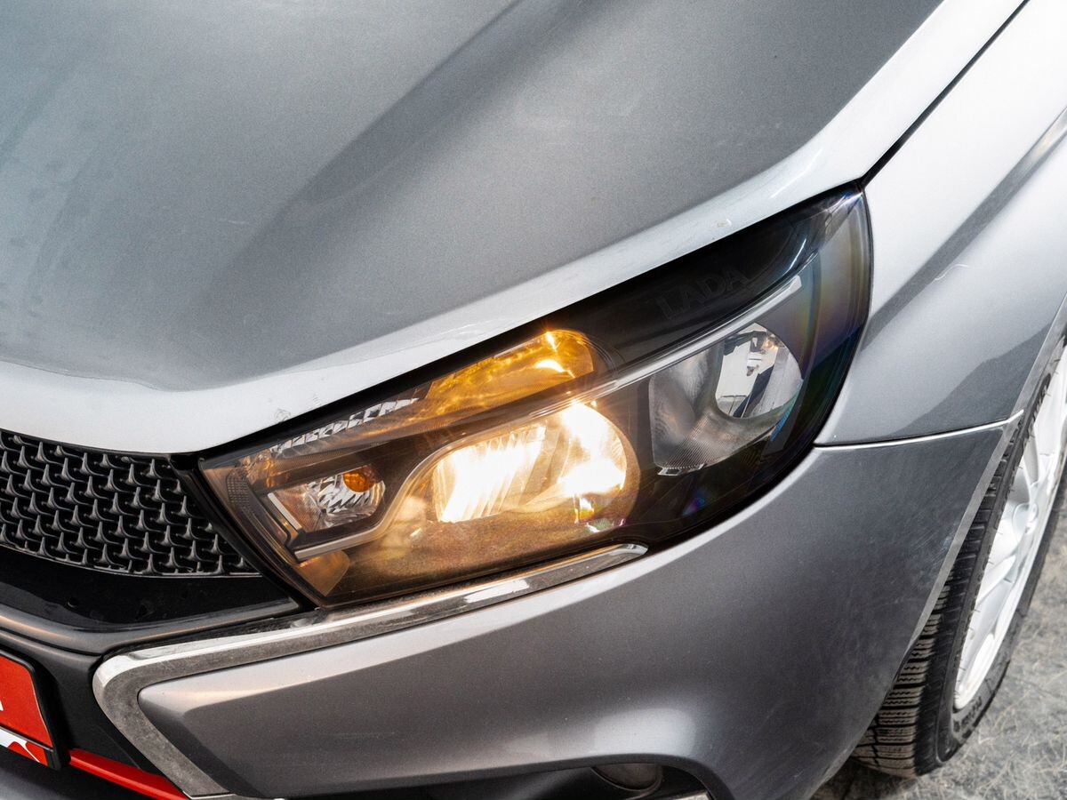 Lada (ВАЗ) Vesta 2019 - фото автомобиля