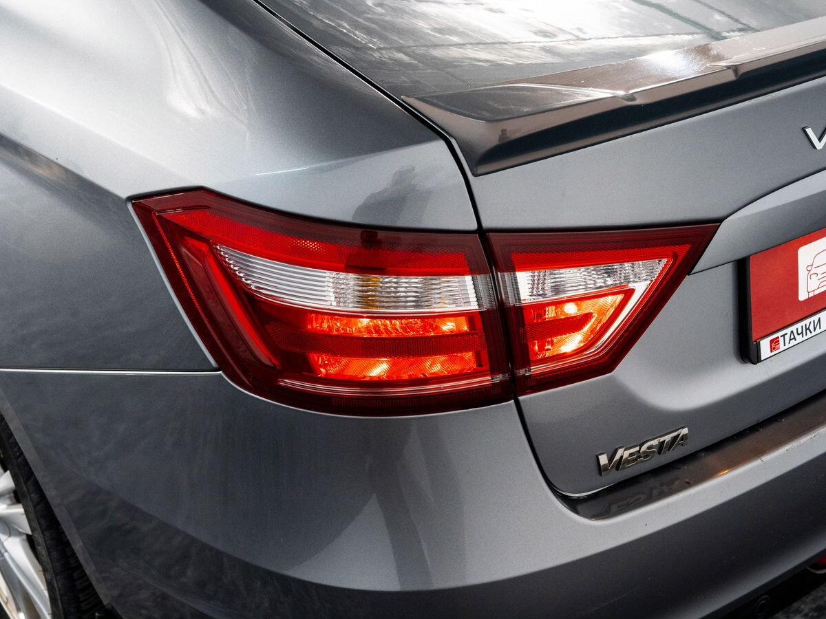 Lada (ВАЗ) Vesta 2019 - фото автомобиля