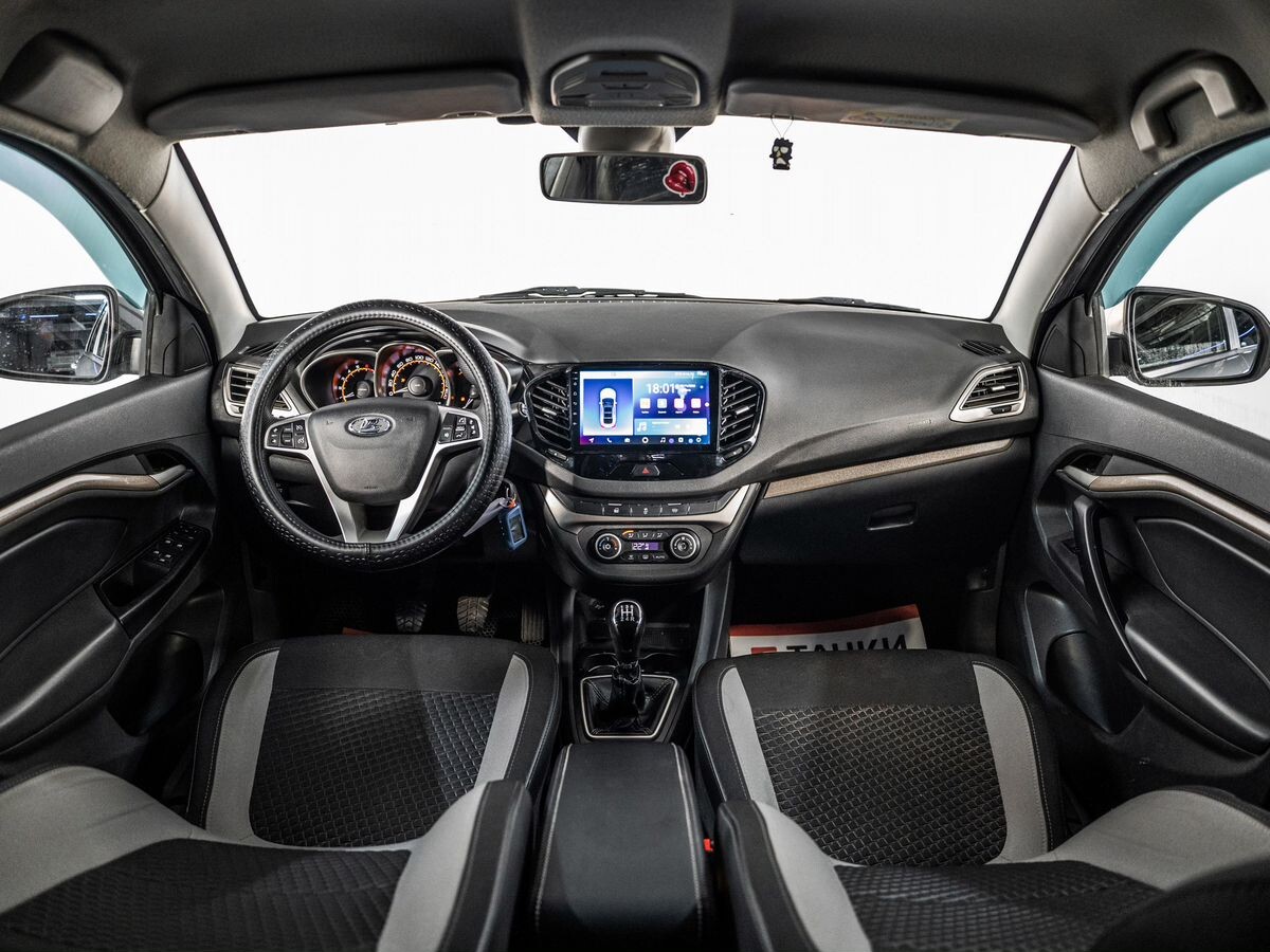 Lada (ВАЗ) Vesta 2019 - фото автомобиля