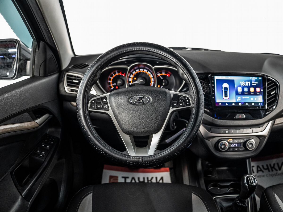 Lada (ВАЗ) Vesta 2019 - фото автомобиля