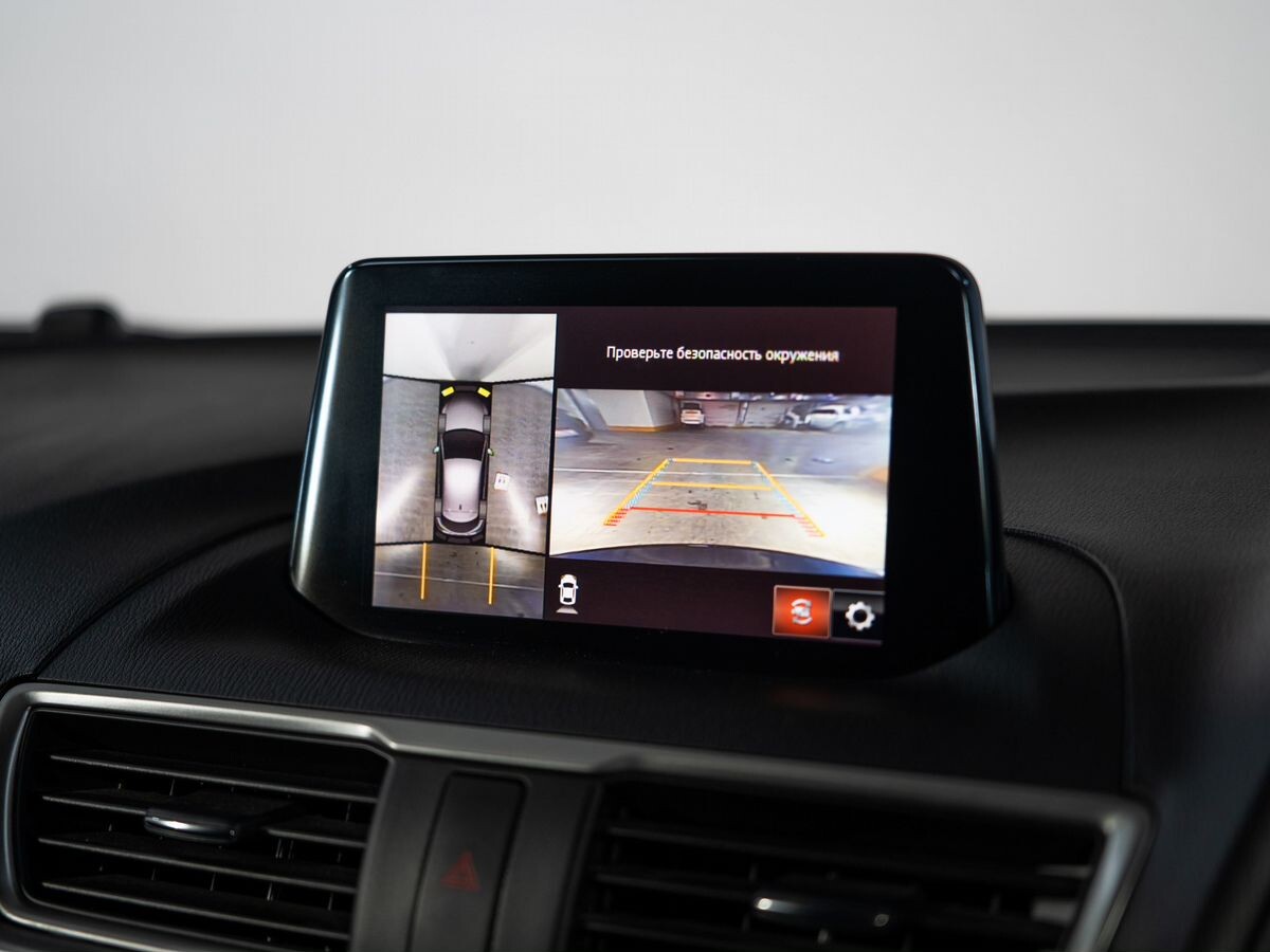 Mazda Axela 2019 - фото автомобиля