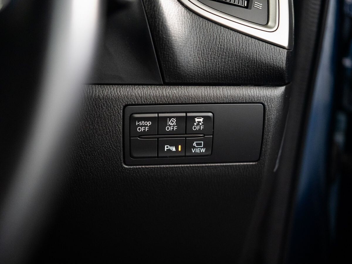 Mazda Axela 2019 - фото автомобиля