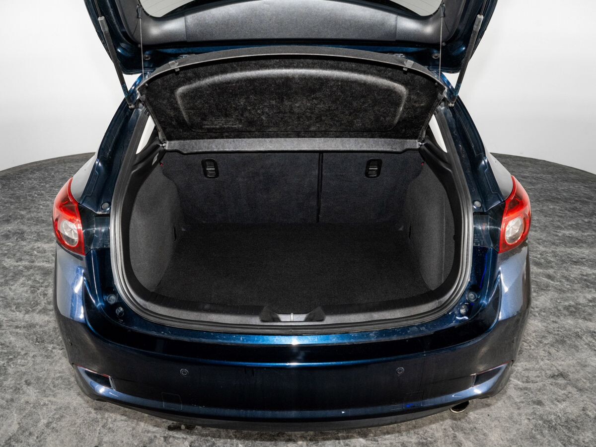 Mazda Axela 2019 - фото автомобиля