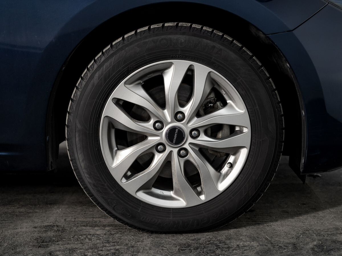 Mazda Axela 2019 - фото автомобиля