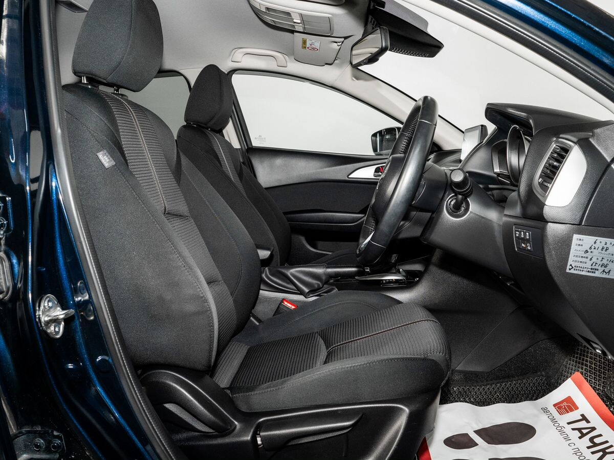 Mazda Axela 2019 - фото автомобиля
