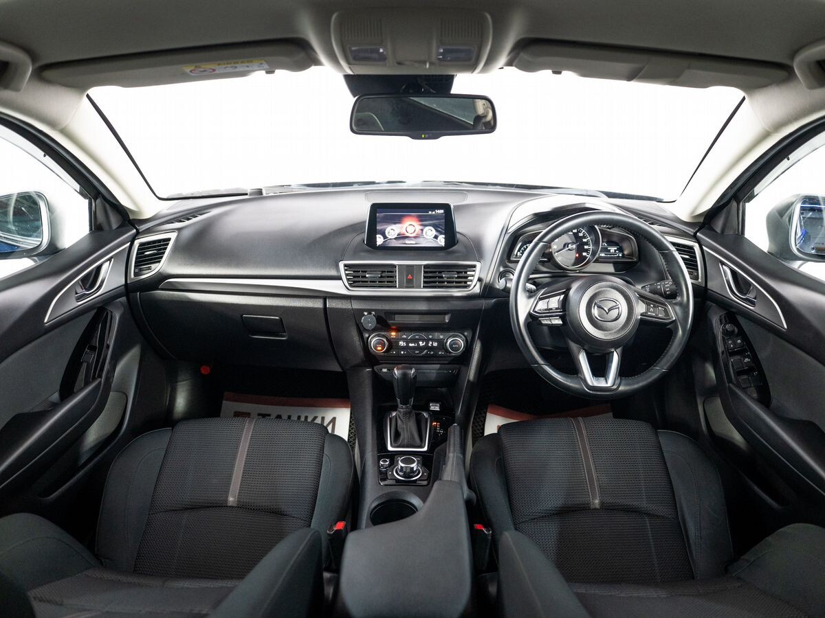 Mazda Axela 2019 - фото автомобиля