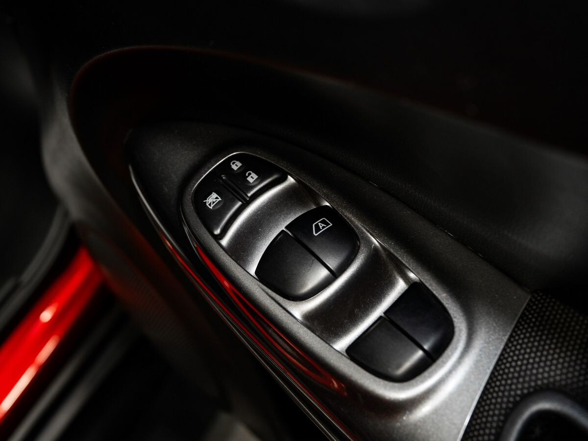 Nissan Juke 2016 - фото автомобиля