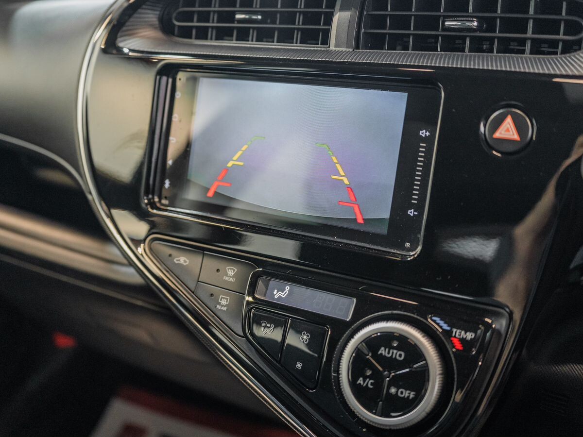 Toyota Aqua 2017 - фото автомобиля