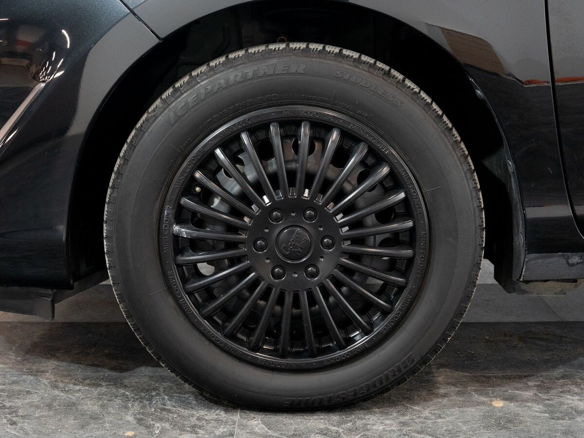 Toyota Aqua 2017 - фото автомобиля