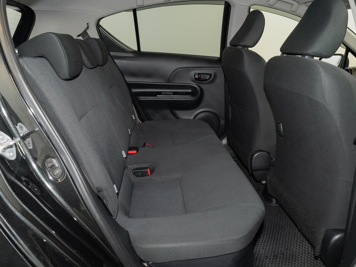 Toyota Aqua 2017 - фото автомобиля