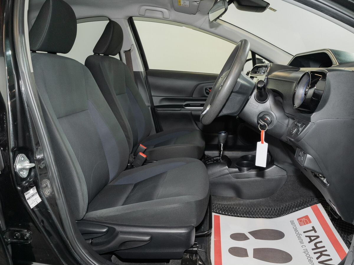 Toyota Aqua 2017 - фото автомобиля