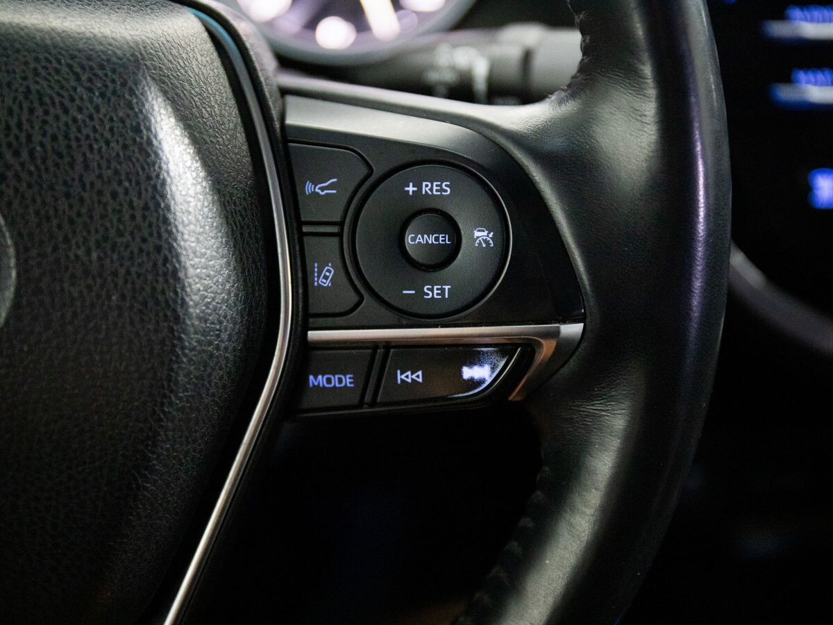 Toyota Camry 2018 - фото автомобиля