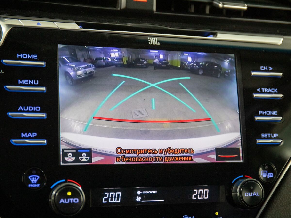 Toyota Camry 2018 - фото автомобиля