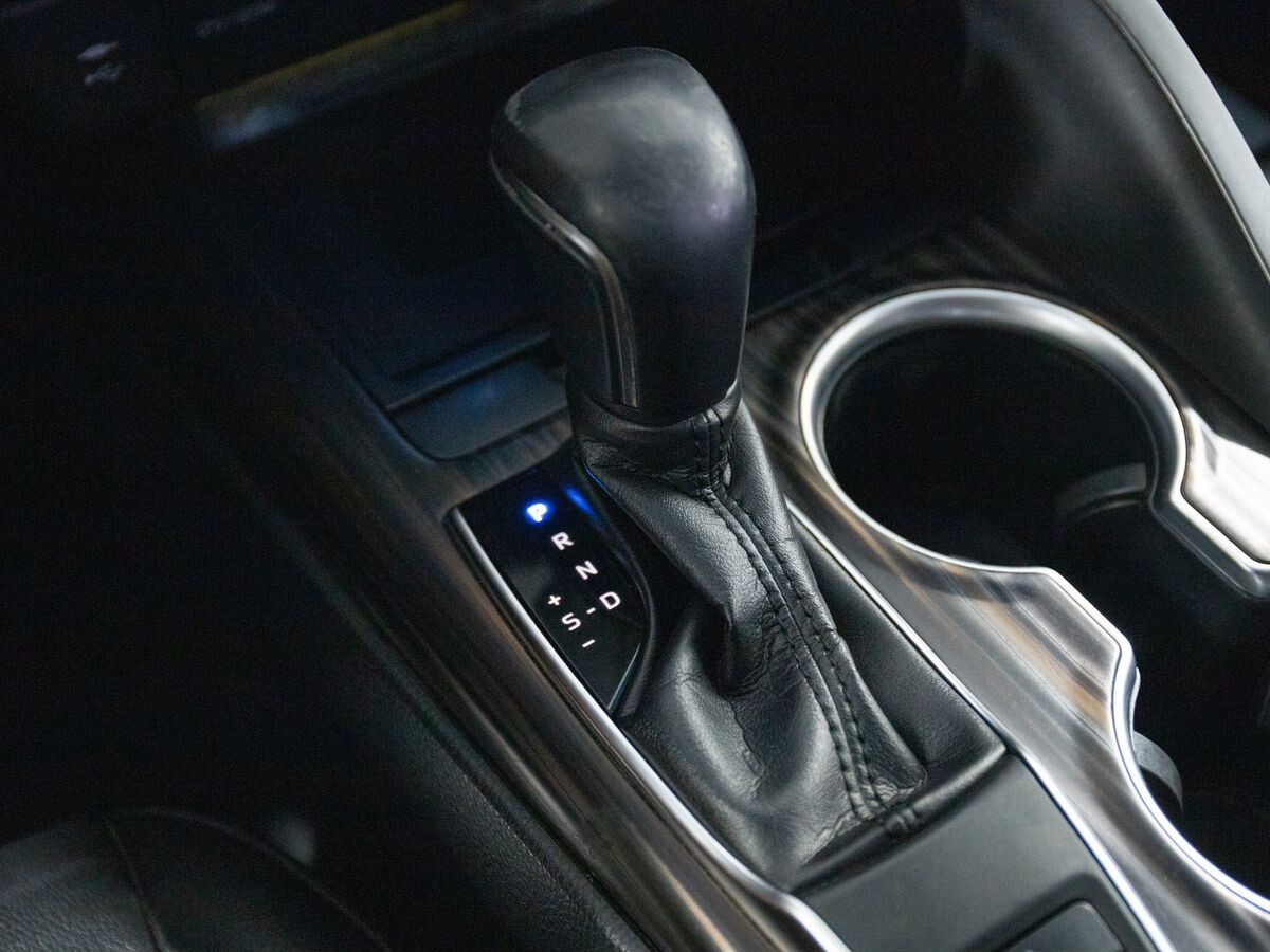 Toyota Camry 2018 - фото автомобиля