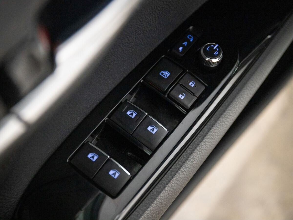 Toyota Camry 2018 - фото автомобиля