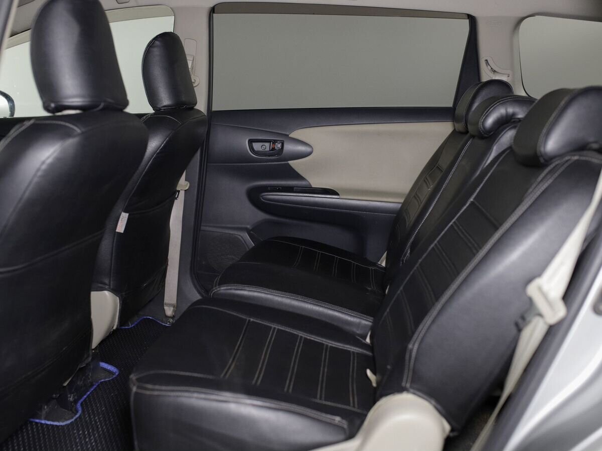 Toyota Wish 2009 - фото автомобиля