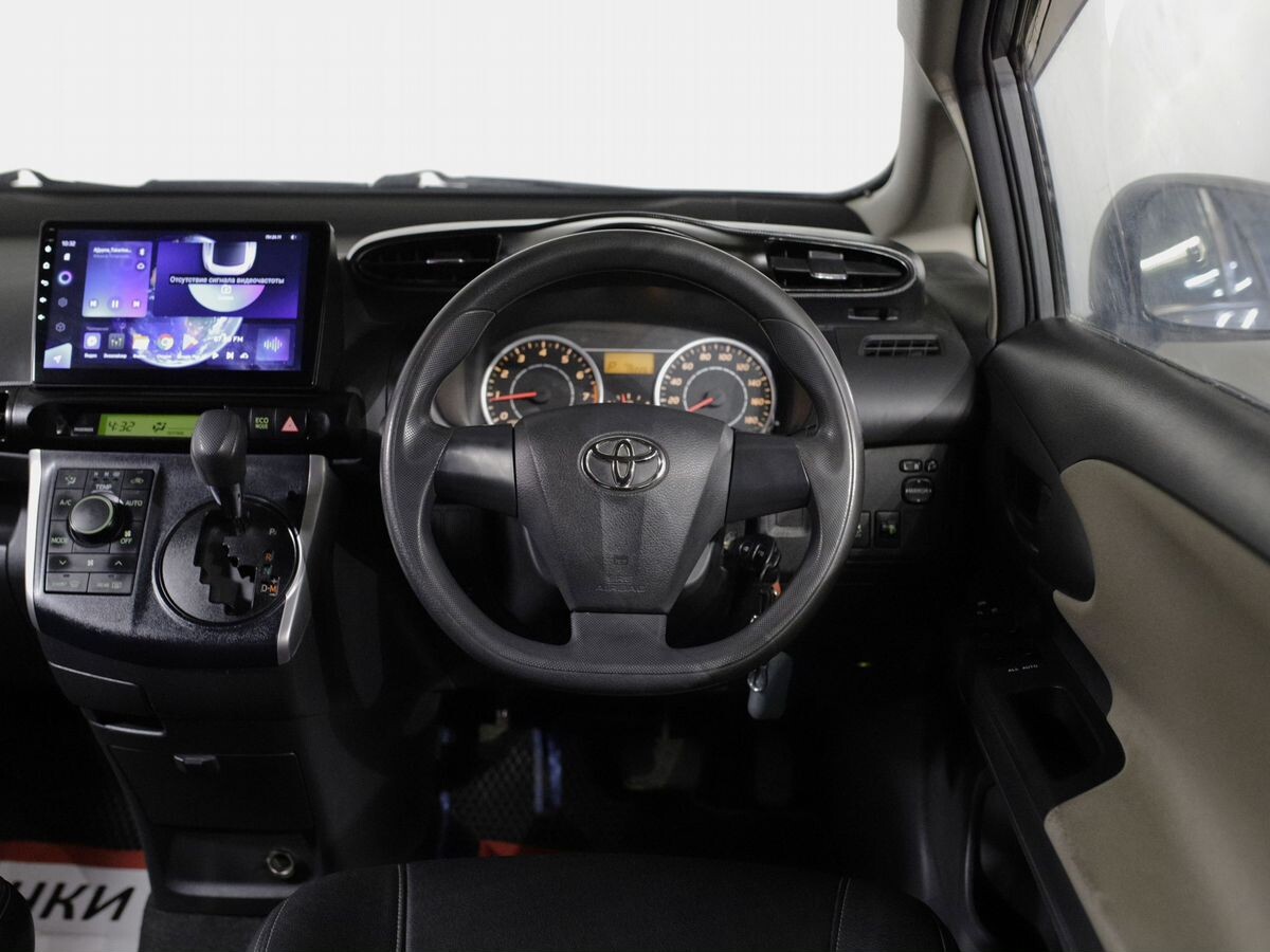 Toyota Wish 2009 - фото автомобиля