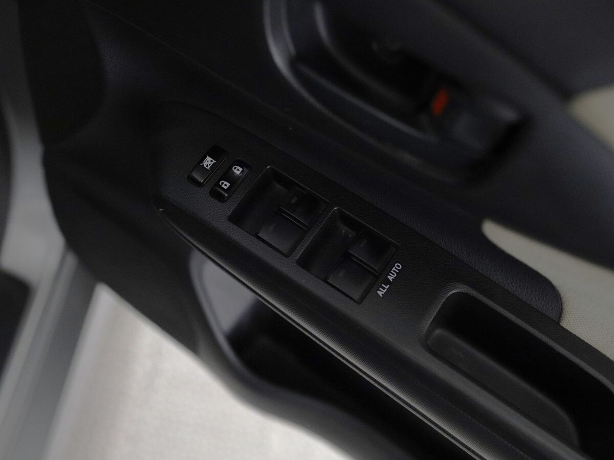 Toyota Wish 2009 - фото автомобиля