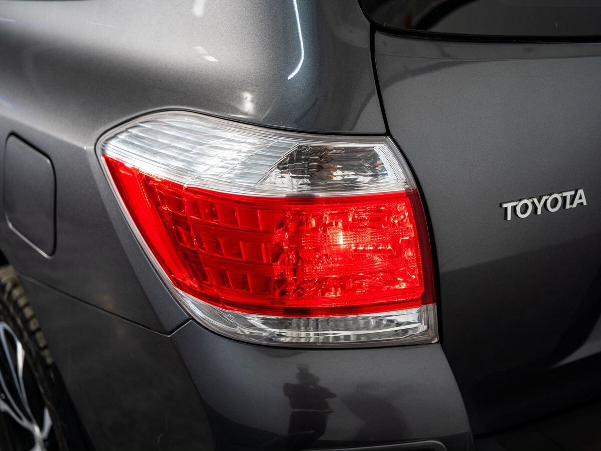 Toyota Highlander 2011 - фото автомобиля