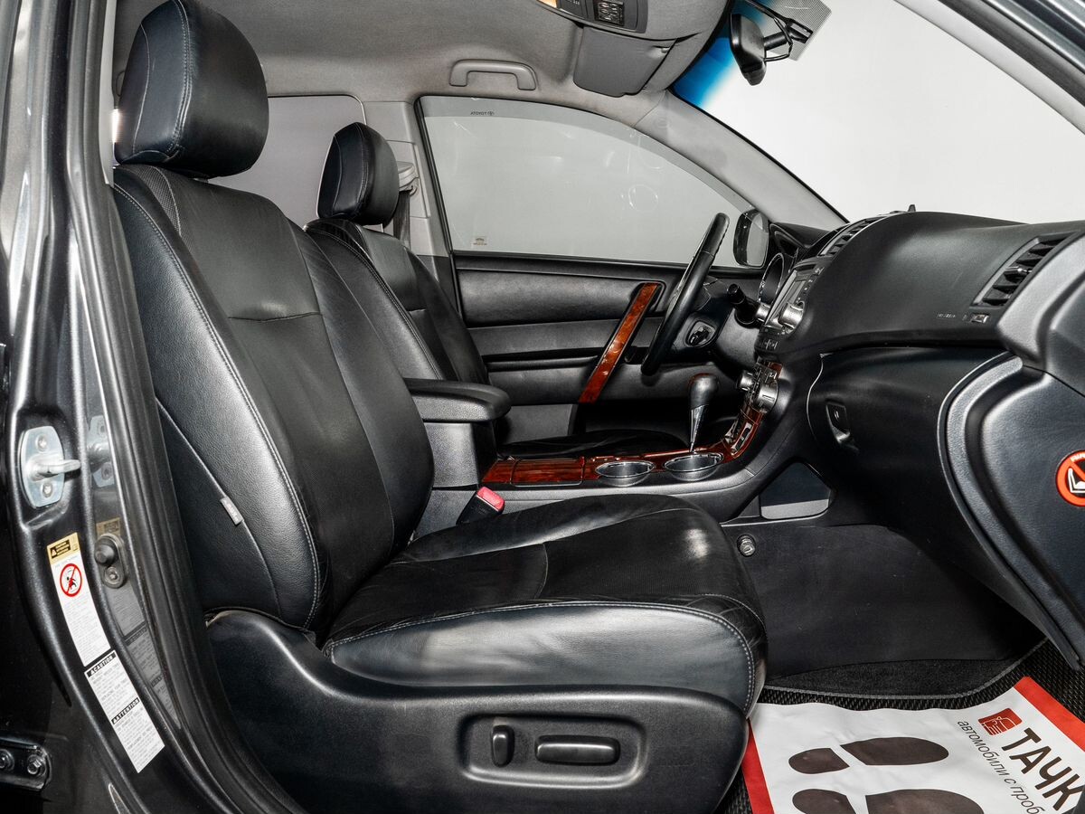 Toyota Highlander 2011 - фото автомобиля
