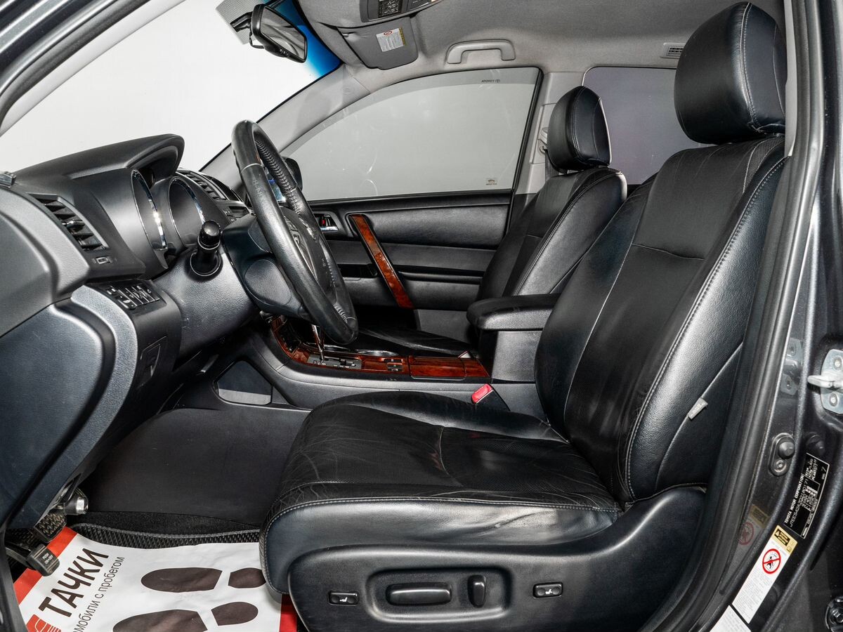 Toyota Highlander 2011 - фото автомобиля