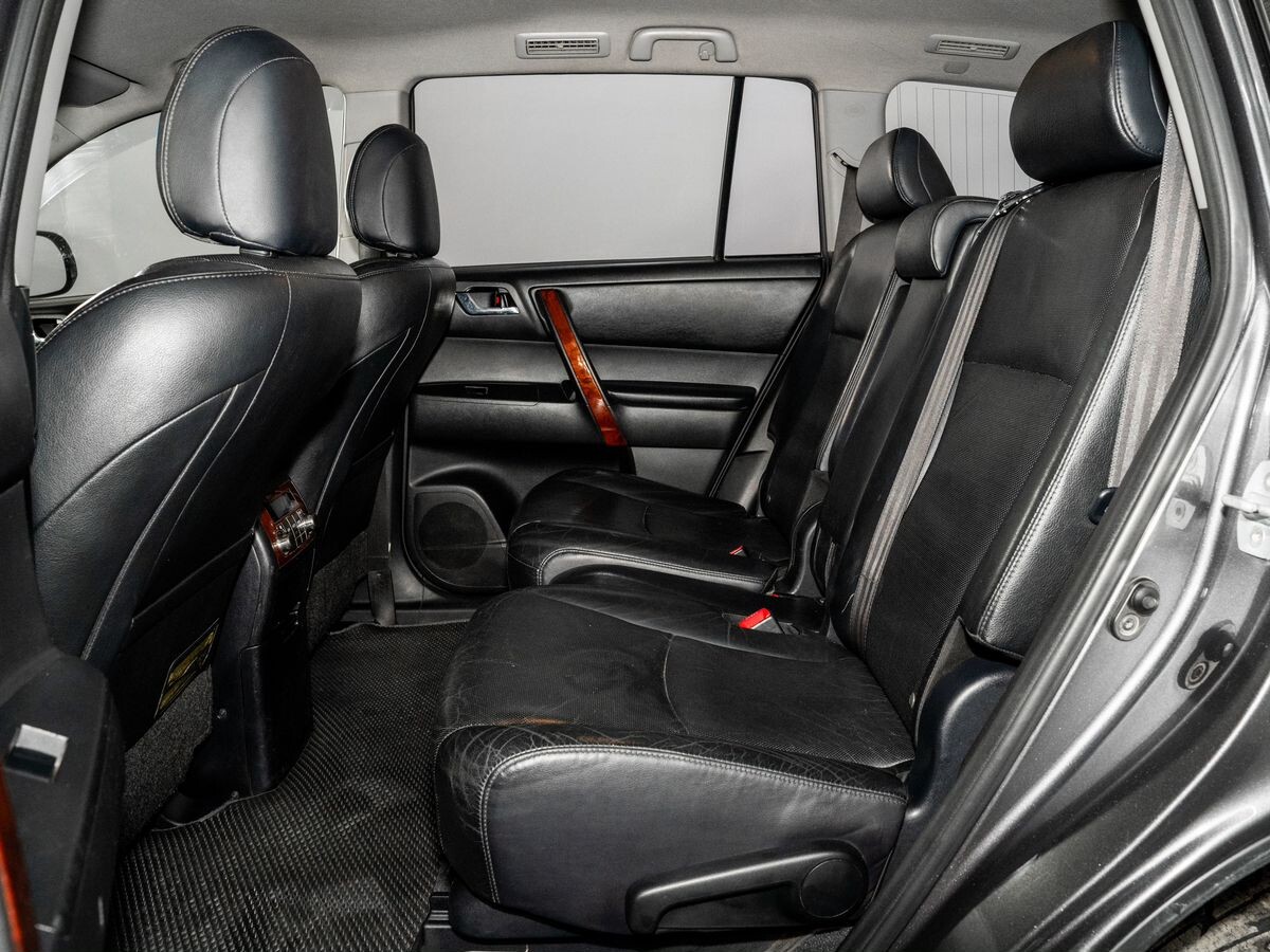 Toyota Highlander 2011 - фото автомобиля