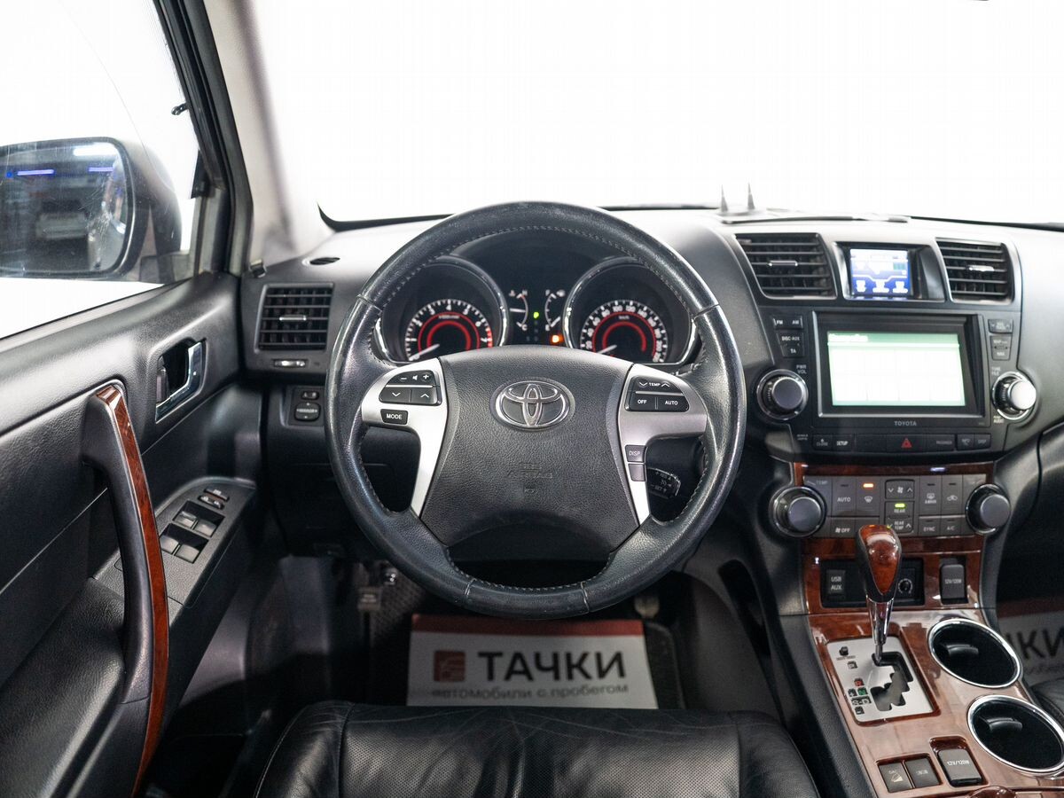 Toyota Highlander 2011 - фото автомобиля